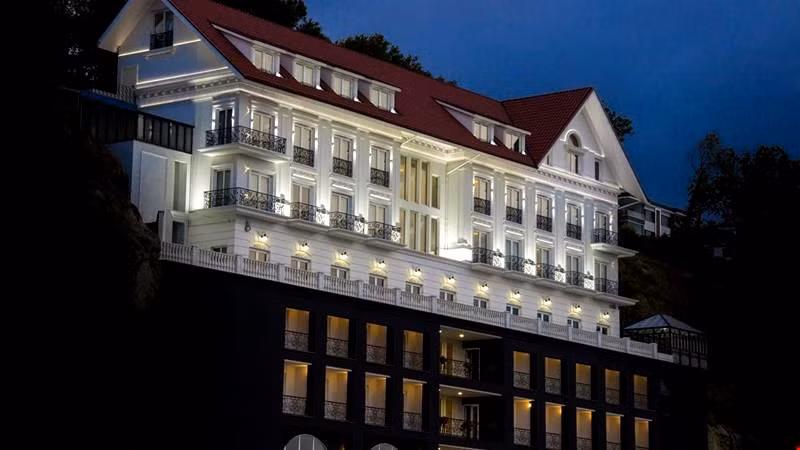 Mell Hotel — 2
