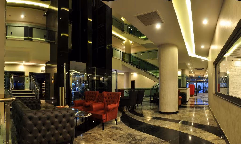Campus Hill Hotel — 6