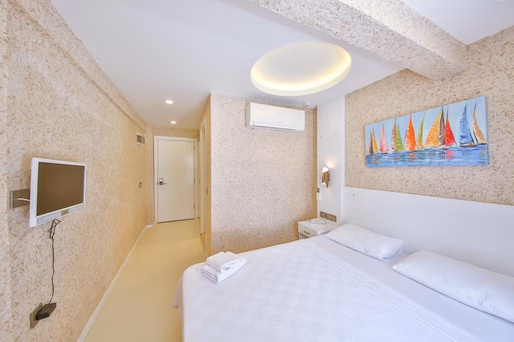 Hotel No37 ( +12 ) — 7