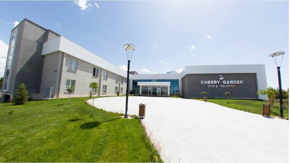 Cherry Garden City & SPA Hotel