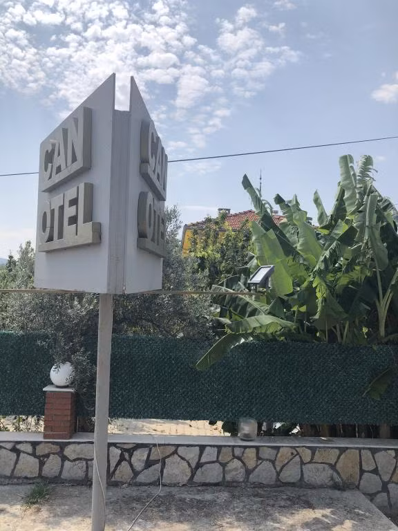 Can Otel Urla — 2