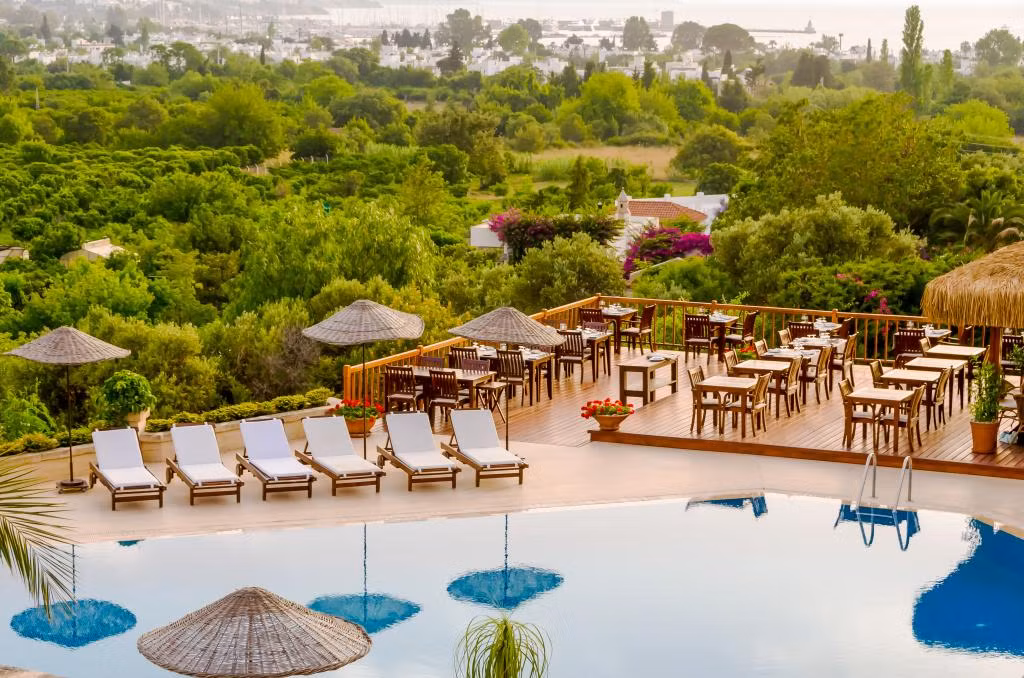 4Reasons Hotel + Bistro (12+ ) — 5