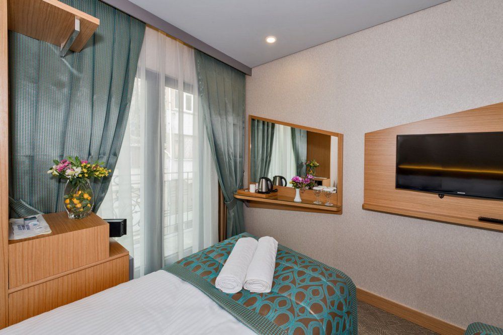 Genova Hotel — 8