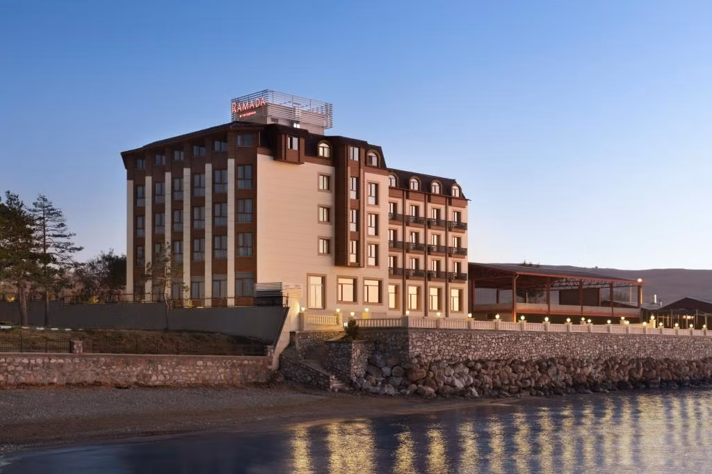 Ramada By Wyndham Van — 2