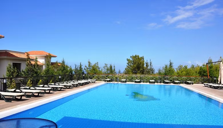 Korineum GolfBeach Hotel — 4