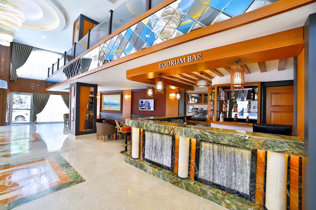 Marathon Hotel — 4