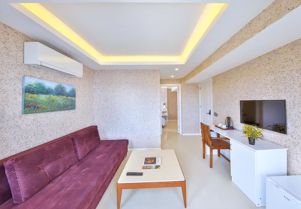 Hotel No37 ( +12 ) — 8