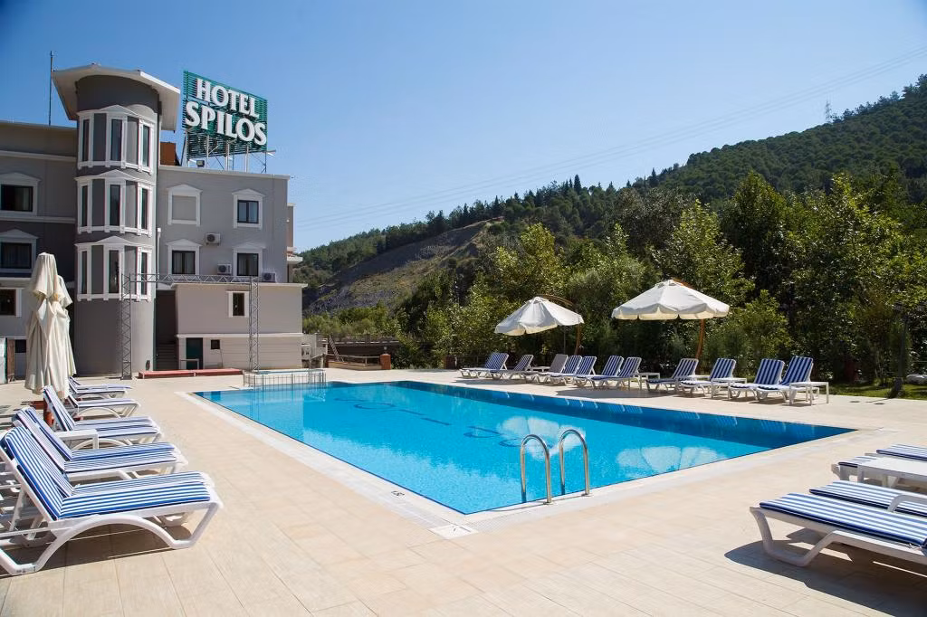 Spilos Hotel  — 3
