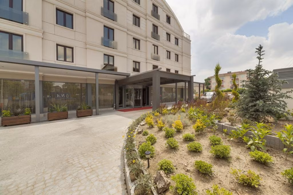 Lamec Hotel Business — 2