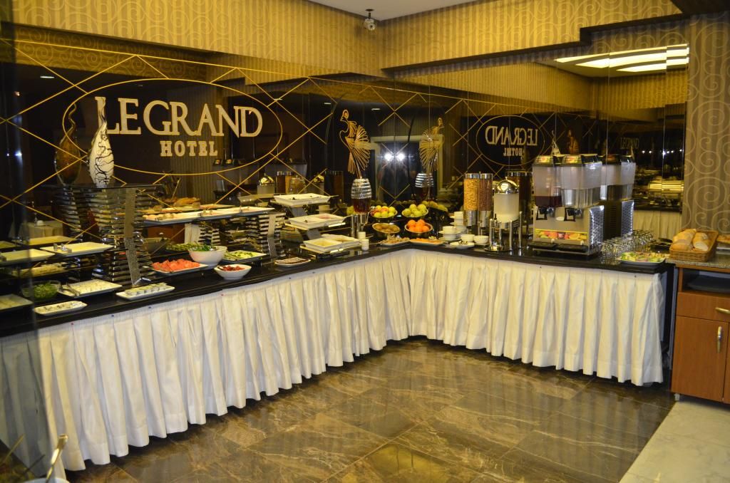 Le Grand Hotel — 9