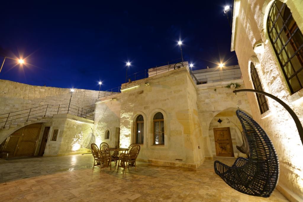 Crassus Cave Hotel — 2