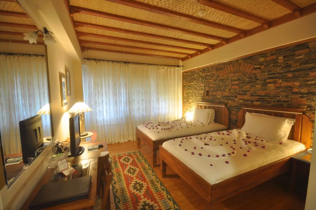 El Vino Hotel & Suites — 2