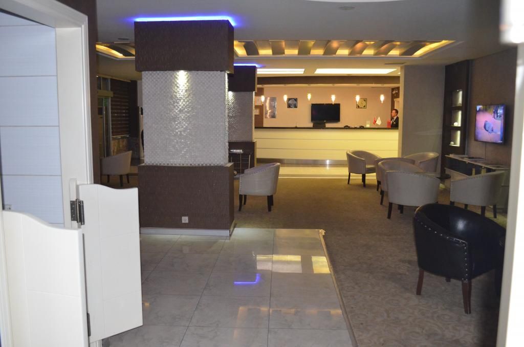 Le Grand Hotel — 6