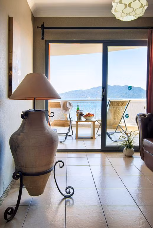 Romance Beach Hotel  — 6