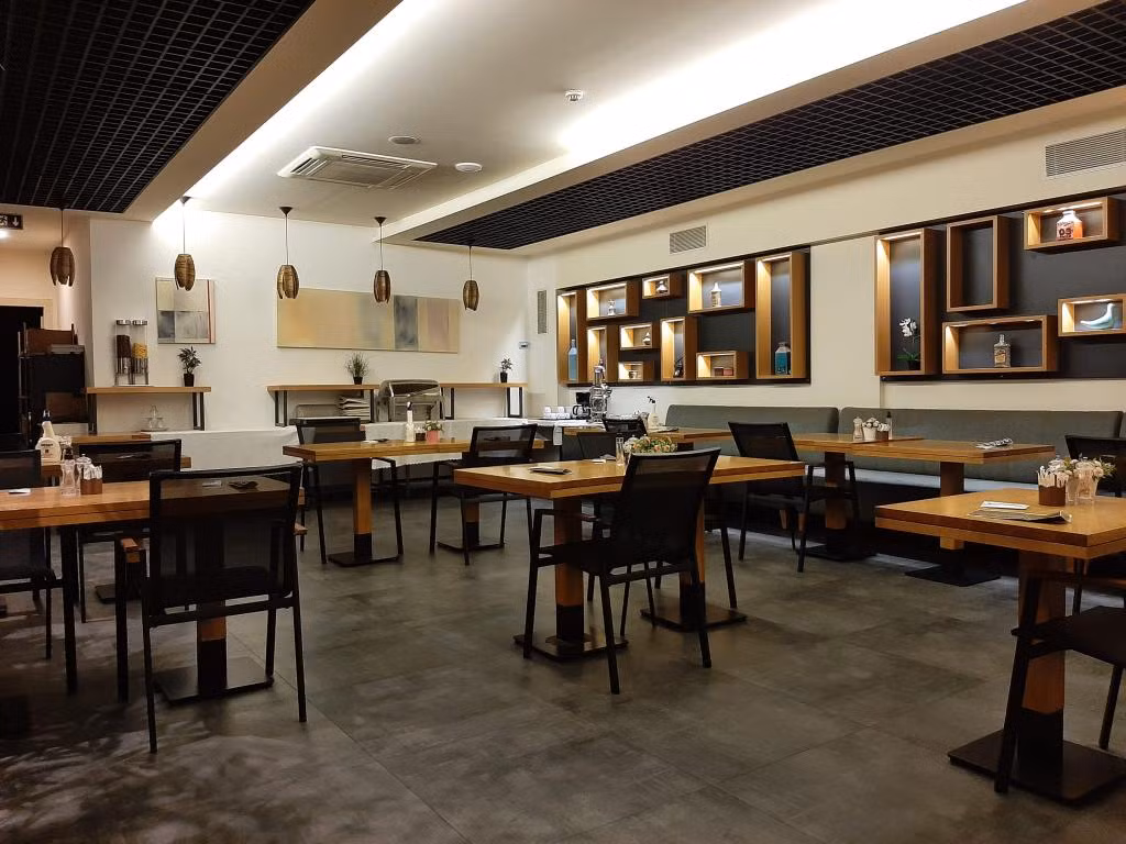 Sapko Airport Hotel — 5