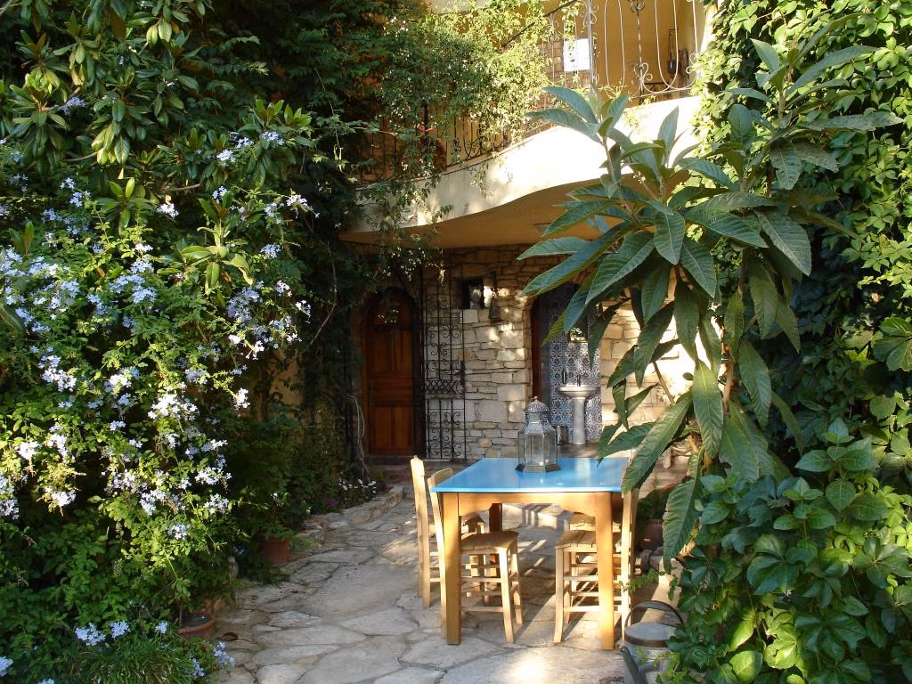 Emel Pension — 4