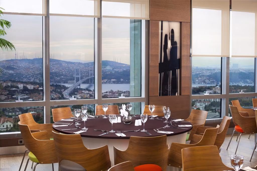 Point Hotel Barbaros — 2