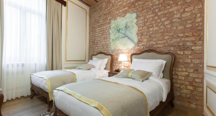 Hotel Pera Parma — 7