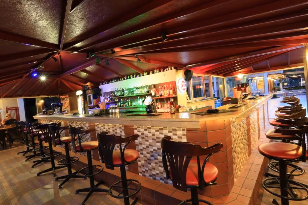 Club Amaris — 8