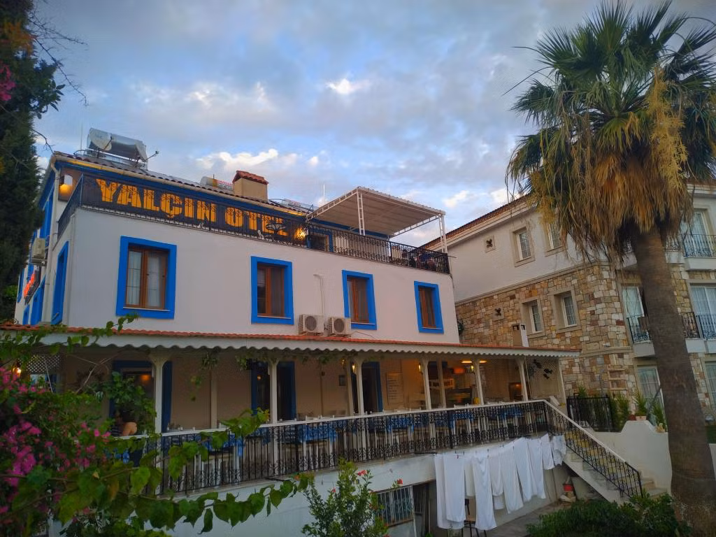 Yalçın Hotel Çeşme — 2