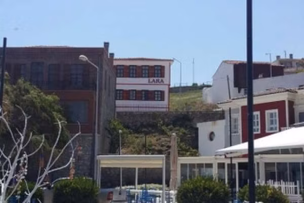 Bozcaada Lara Otel — 2