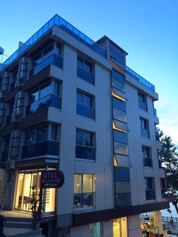 Bayraktar Otel — 2