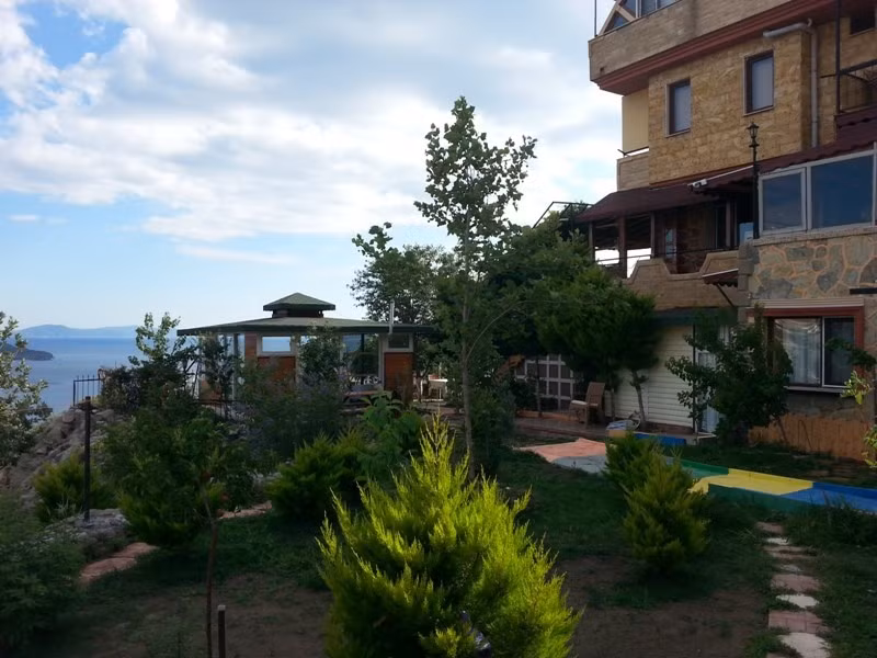 Taşev Butik Otel Dikili — 3