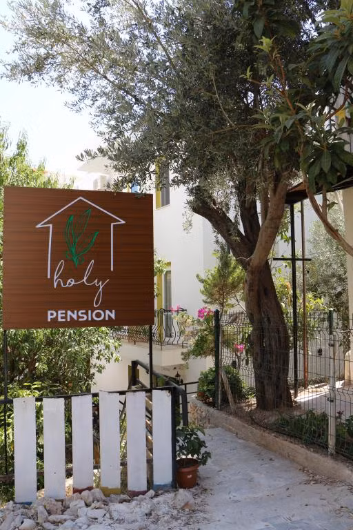 Holy Pension