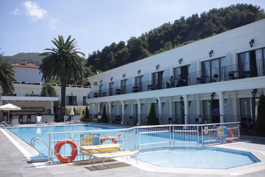Northdoor Hotel — 5