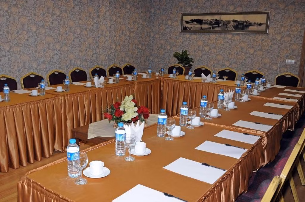 Golden Lake Hotel Adana — 9