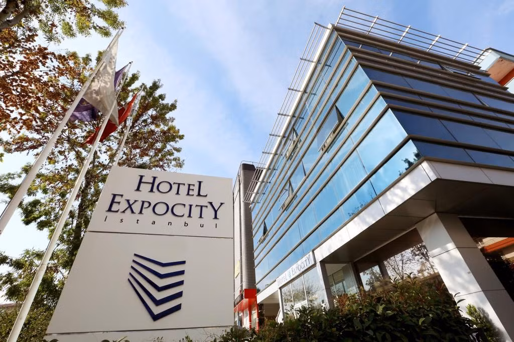 Otel Expocity — 2