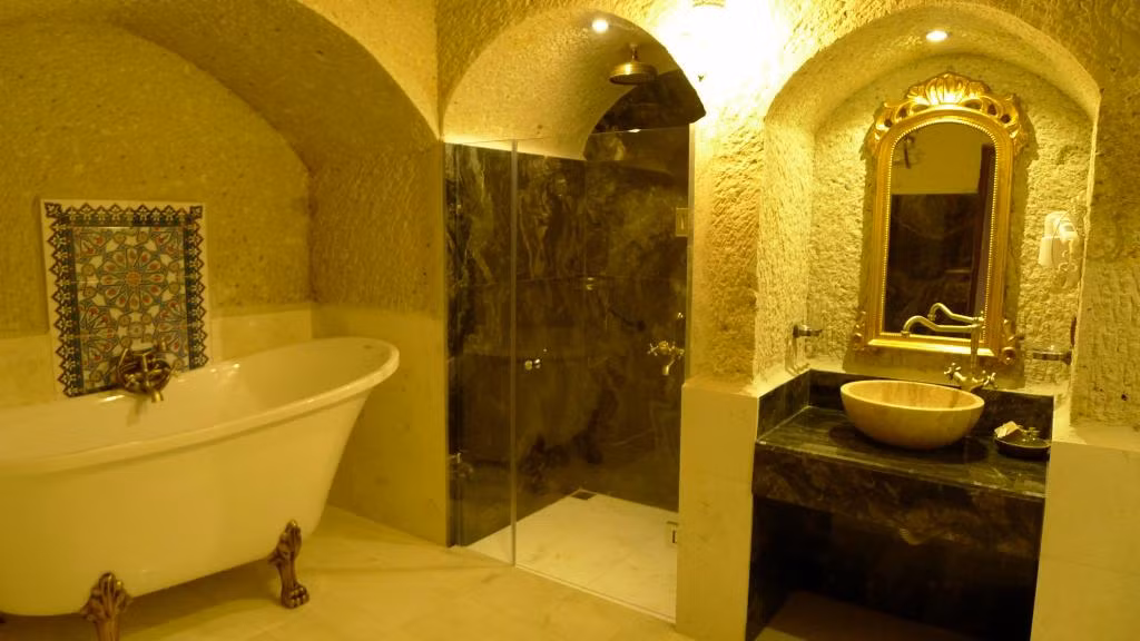 Travellers Cave Hotel — 4
