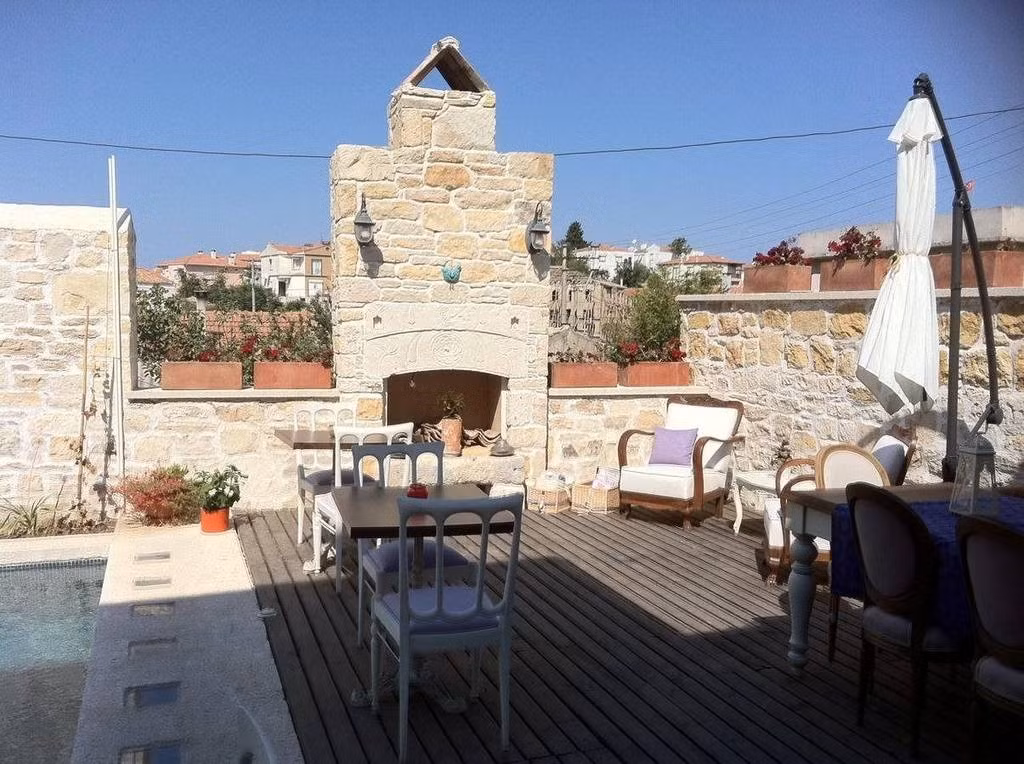 Eski Taş Otel — 4