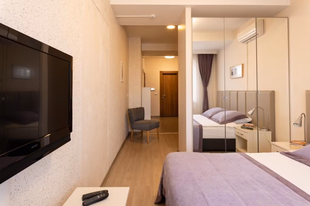A Hotels & Suite — 9