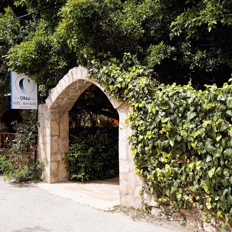 Çıralı Otel — 2