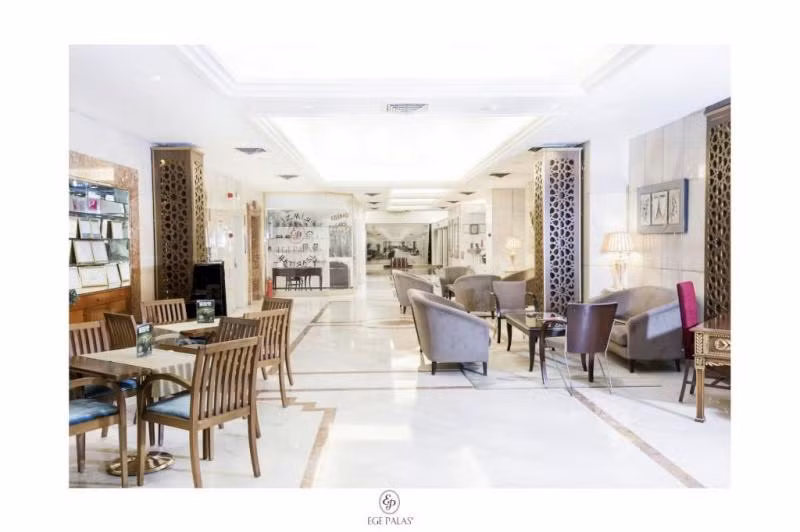 Ege Palas Business Hotel - 1