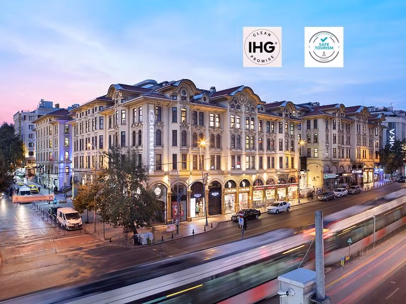 Crowne Plaza Istanbul Old City - 2