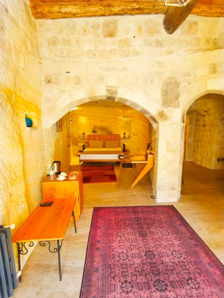 Acropolis Cave Suite - 3