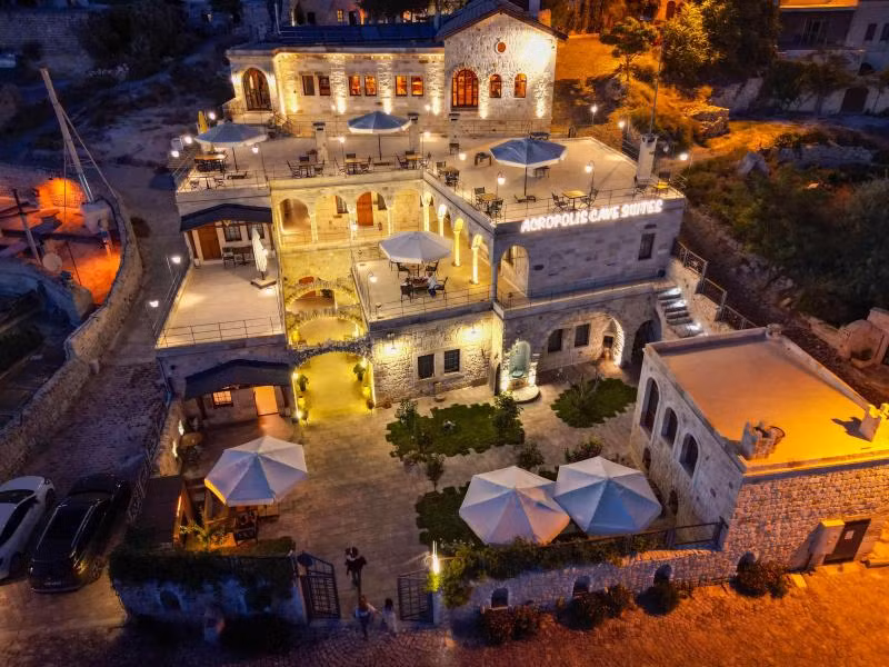 Acropolis Cave Suite - 1