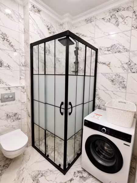 Airport Deluxe Suites — 5