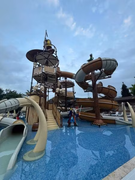 Airport Resort Hotel - 3