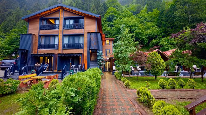 Akyüz Kardeşler Otel & Bungalow — 5