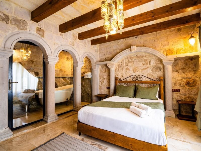 Ares Cave Suite — 2