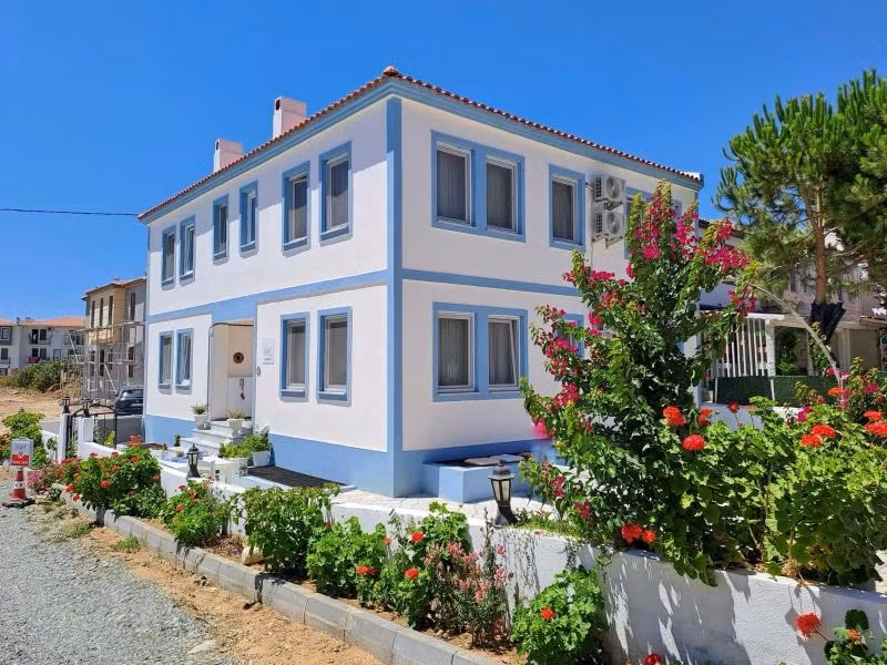 Aura Bozcaada