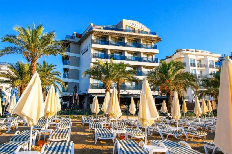 Aurasia Beach Hotel - 2