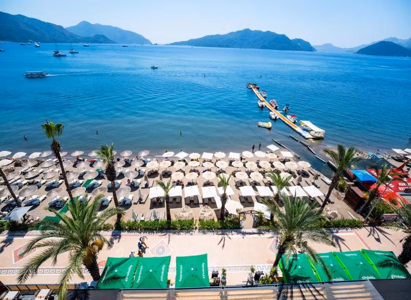 Aurasia Beach Hotel