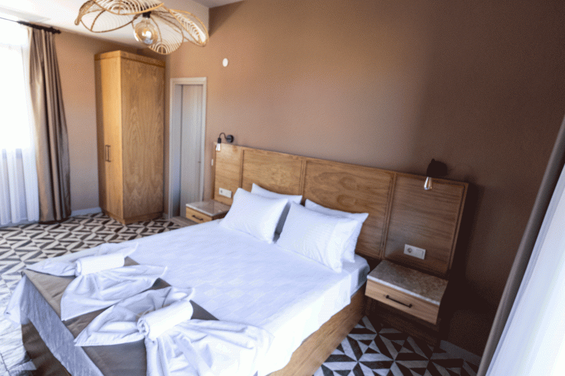 Ayvalık Küçükköy Larinda Otel — 6