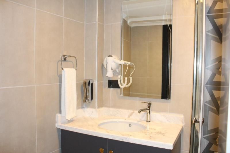 BLESS YOU HOTEL — 9