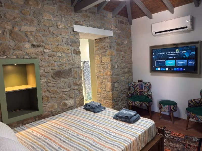 Center Stone Guest House