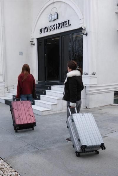 D Twins Airport Hotel — 7